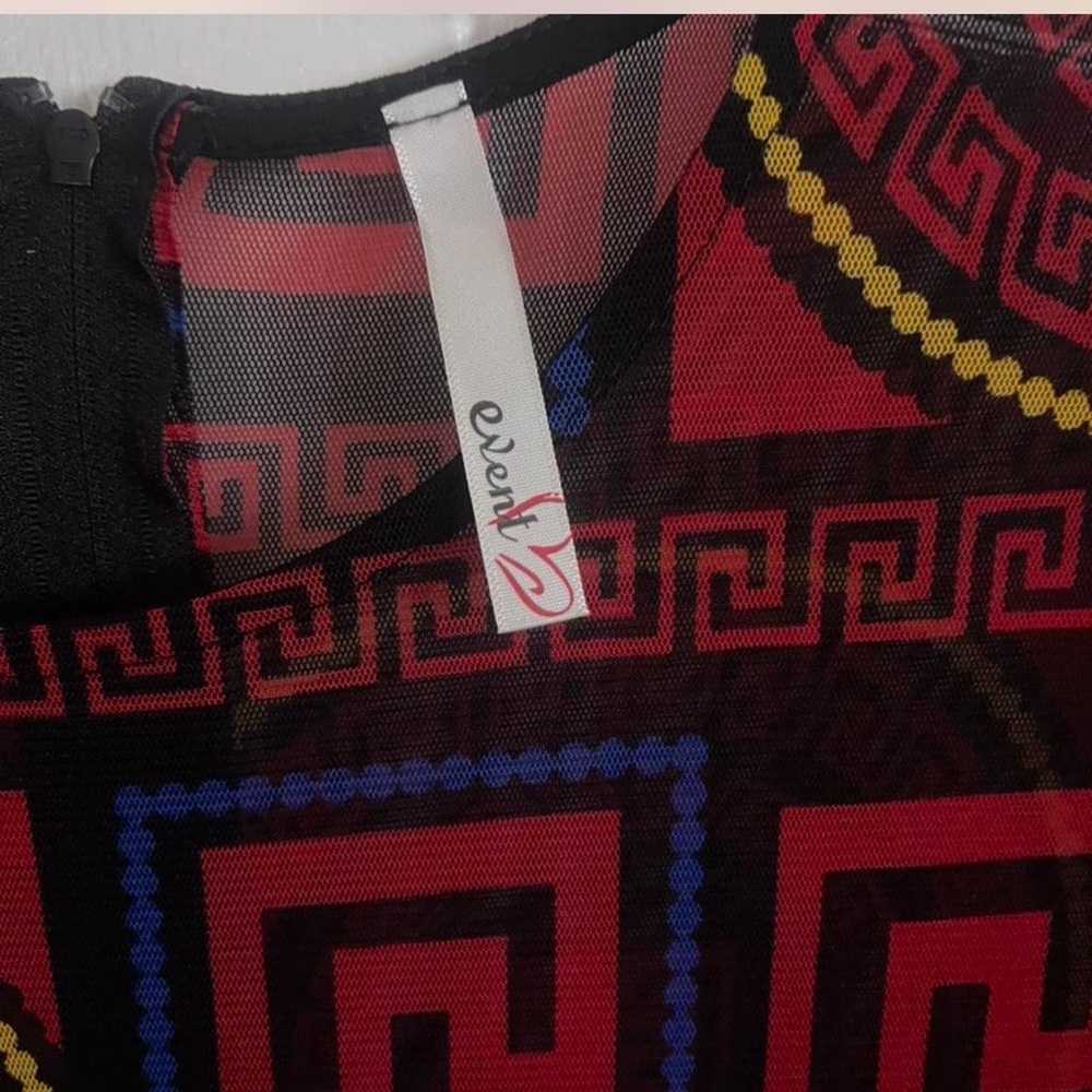 Elegant Geometric Red and Black long sleeve jumpsuit Size S - Picture 8 of 8